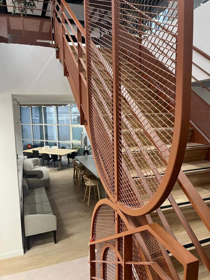 46  dfe89234 6333 4035 85ec 822d13e228d1