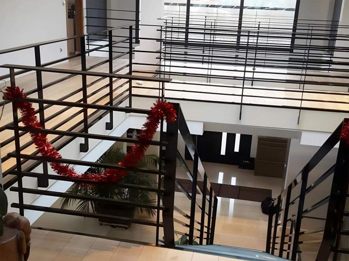 Peinture durable et sécurisée pour vos escaliers métalliques